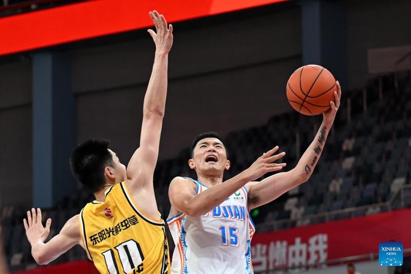 健的防守反